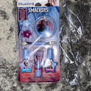 Disney Frozen II SMACKERS Makeup 9 piece Set